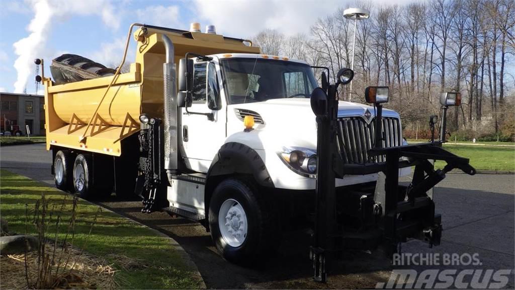 International WorkStar 7600 Dump Truck Hóeltakarítók