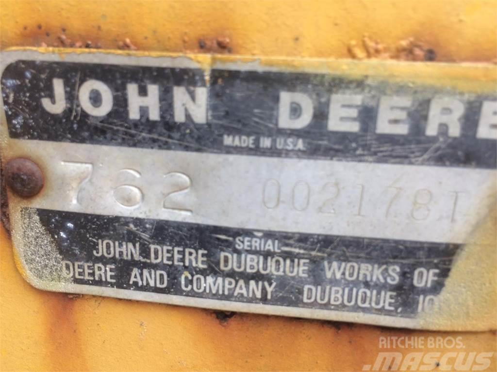 John Deere 762 Földnyesők (szkréperek)