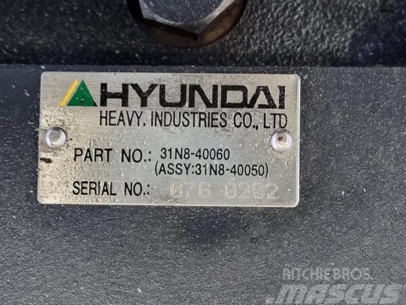 Hyundai FINAL DRIVE 31N8-40060 Tengelyek