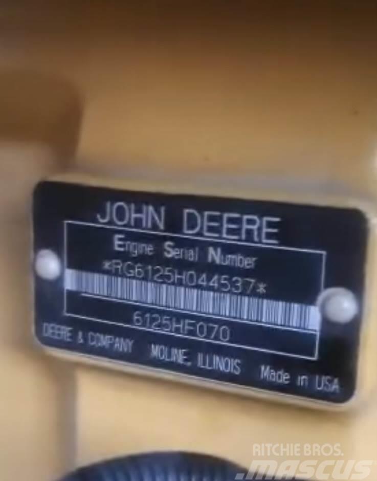 John Deere 6125 Motorok