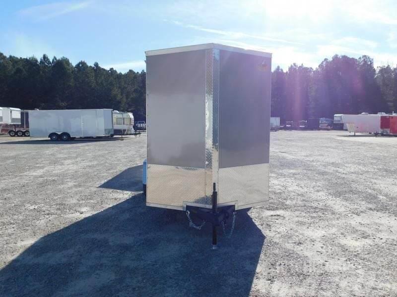  Covered Wagon Trailers Gold Series 6x12 Vnose with Egyebek