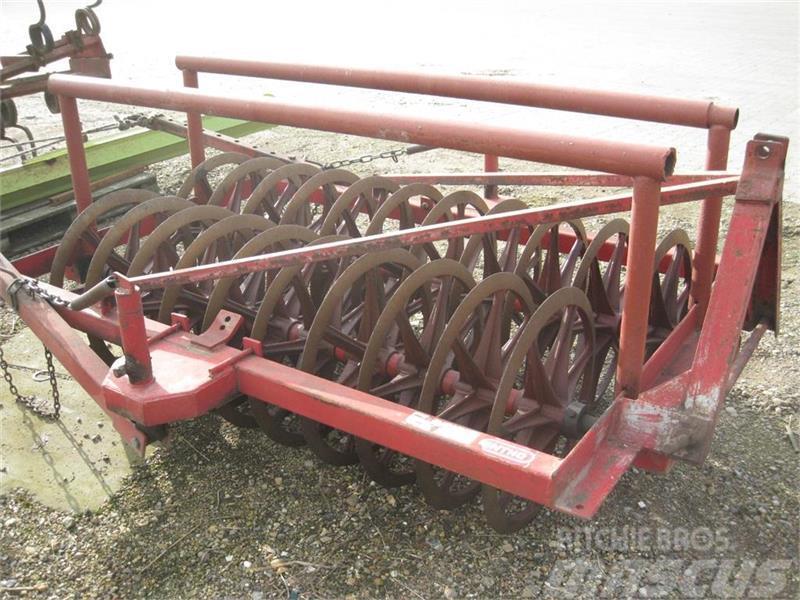 INTHO jordpakker 2m,70/70 10/11 m/liftbeslag Egyéb mezőgazdasági gépek