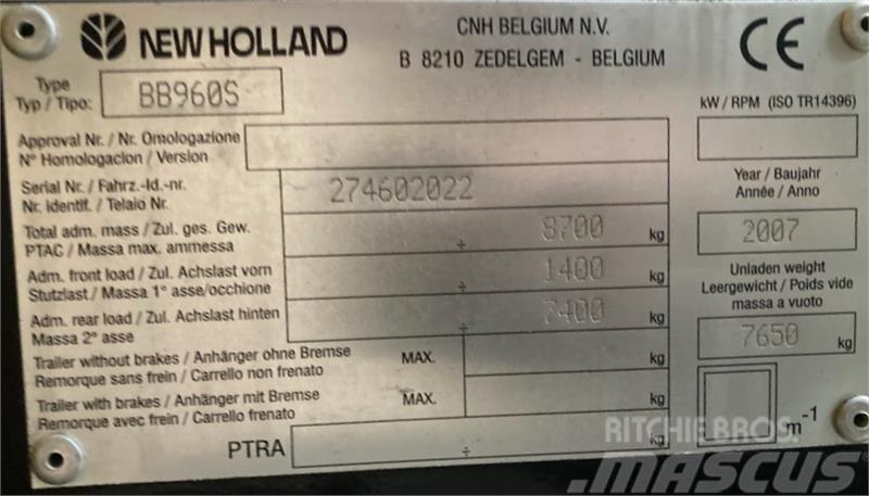 New Holland BB 960A M. Parkland ballevogn Szögletes bálázók
